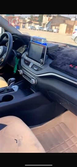 نيسان ألتيما